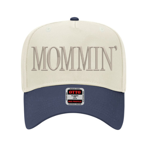 Mommin’ embroidered hat – two-tone mom cap with custom thread color