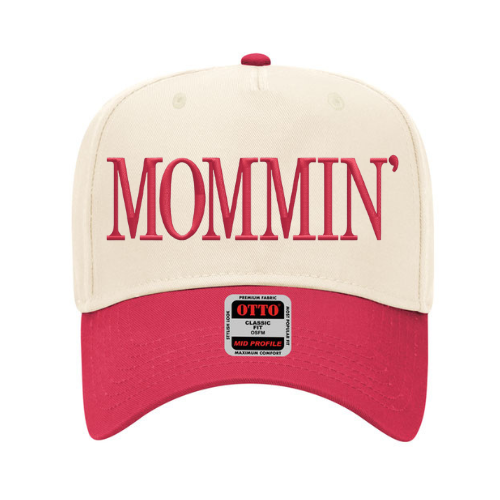 Mommin’ embroidered hat – two-tone mom cap with custom thread color